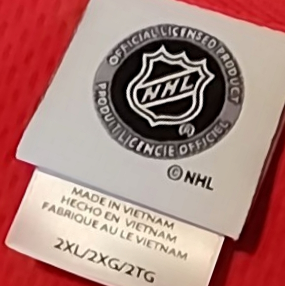 NWOT NHL Authentic Washington Capitals 1/4 Zip Pullover w/ Pockets - Picture 3 of 6